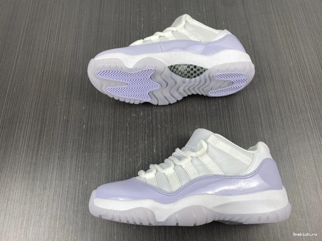 One Kick Air Low Pure AH7860-101 11 Violet WMNS Jordan 0713